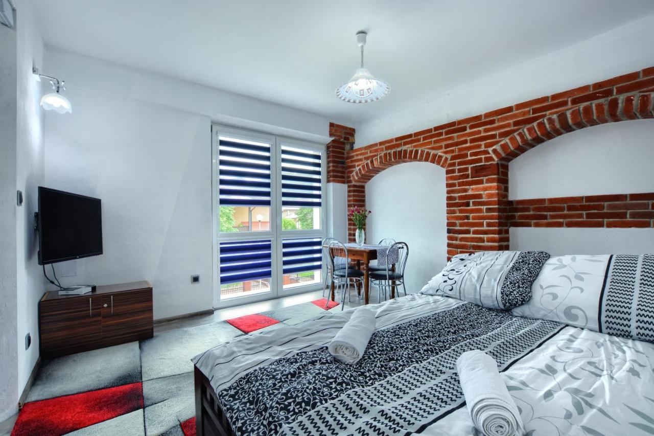 Ceglany Apartament Ustrzyki Dolne Zewnętrze zdjęcie