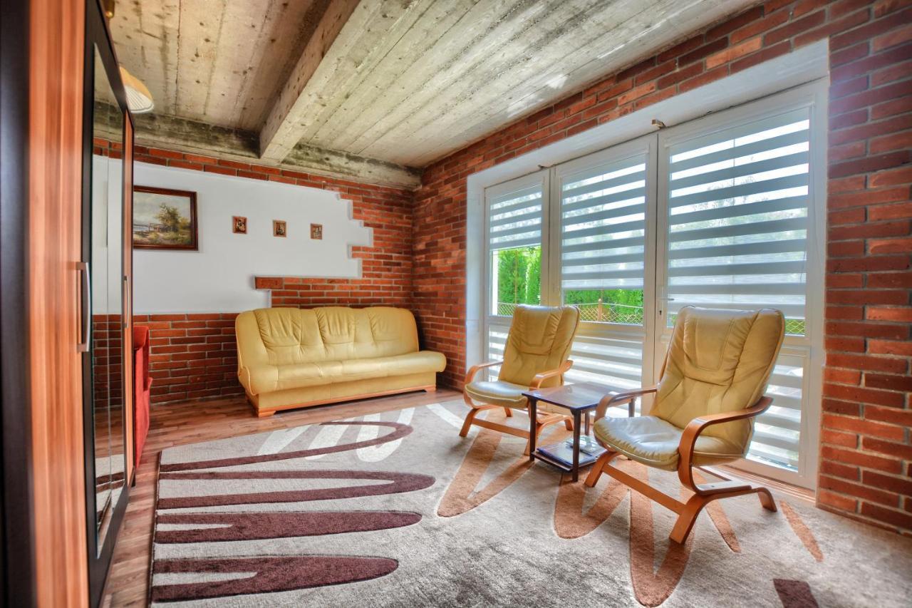 Ceglany Apartament Ustrzyki Dolne Zewnętrze zdjęcie