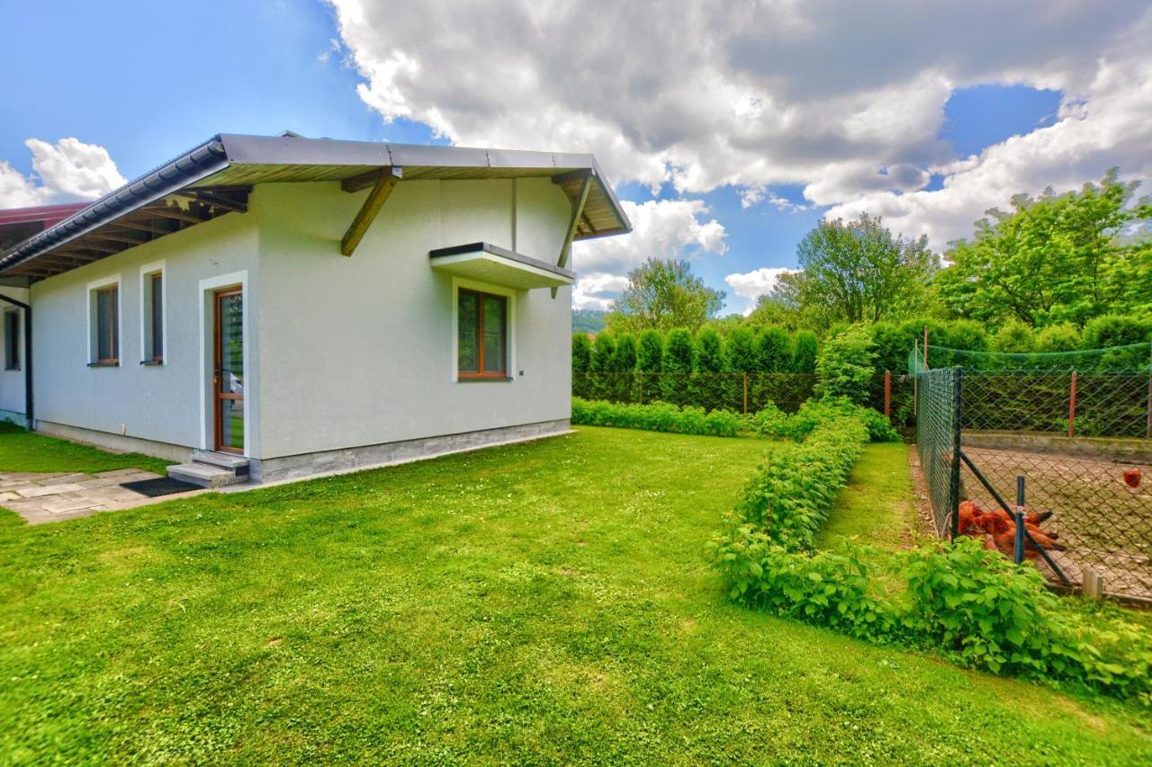 Ceglany Apartament Ustrzyki Dolne Zewnętrze zdjęcie