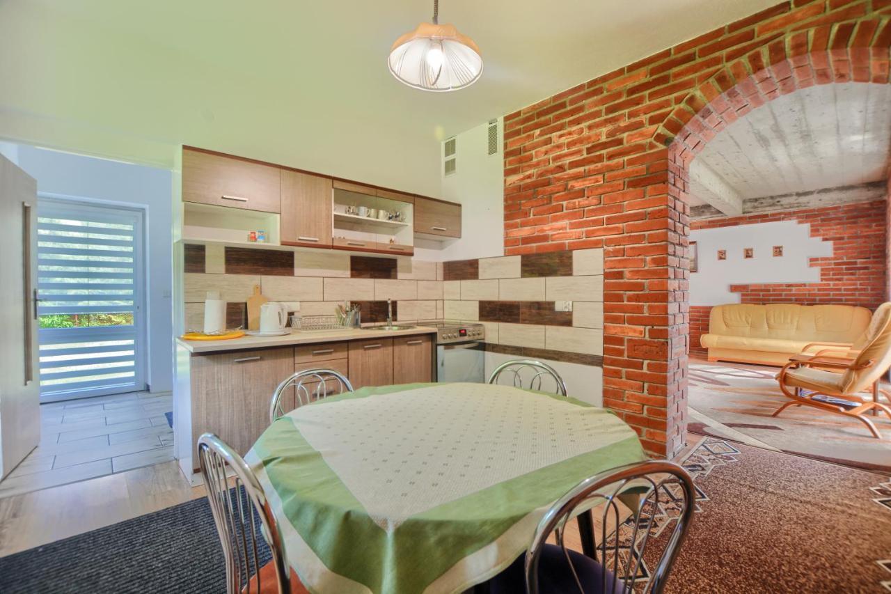 Ceglany Apartament Ustrzyki Dolne Zewnętrze zdjęcie