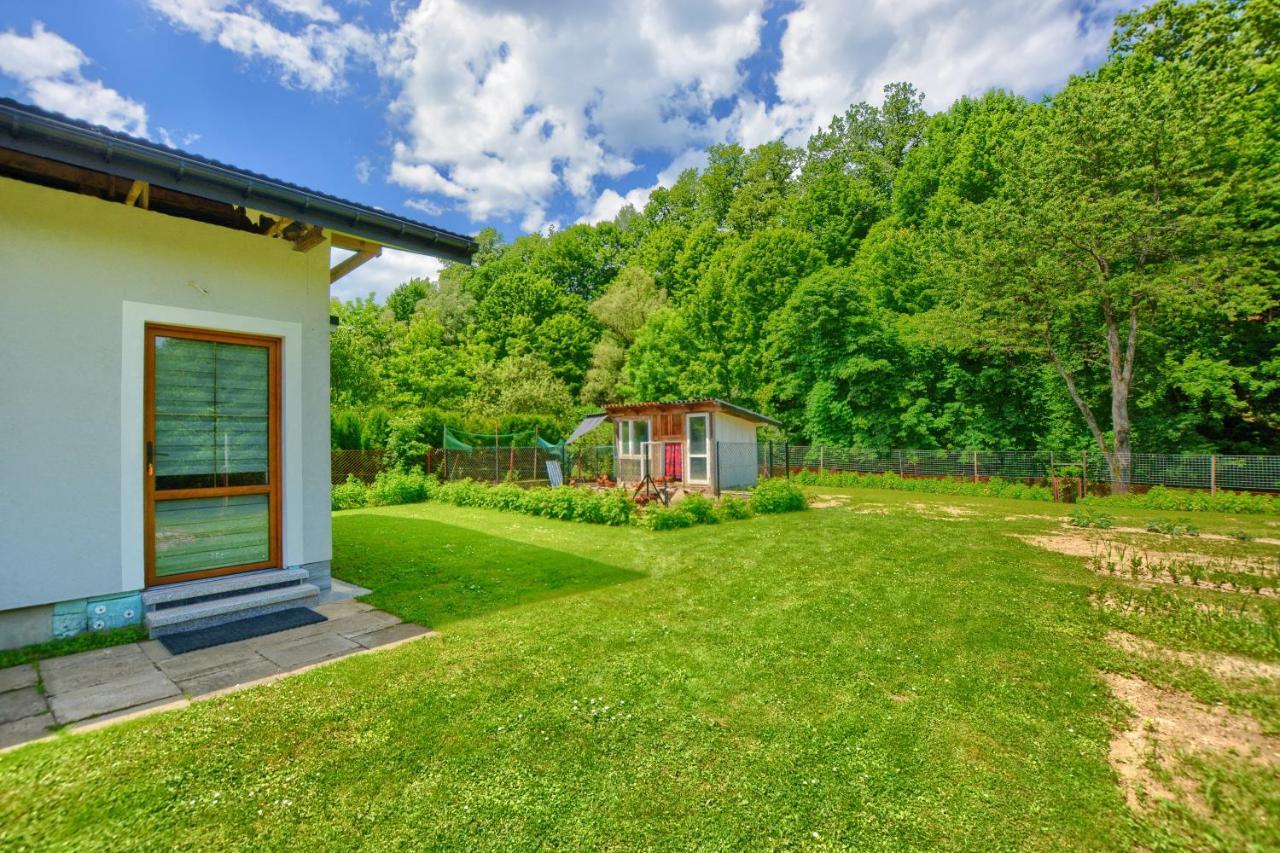 Ceglany Apartament Ustrzyki Dolne Zewnętrze zdjęcie